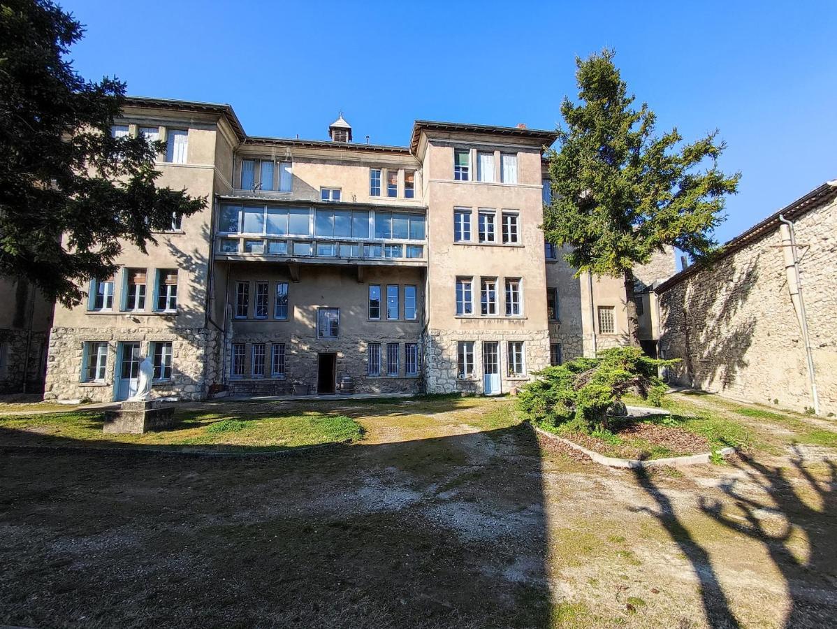 Gite D'Etape Et De Groupe Du Clos Saint Roch Bed & Breakfast Viviers Exterior photo